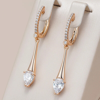Elégantes boucles d'oreilles pendantes en zirconium blanc